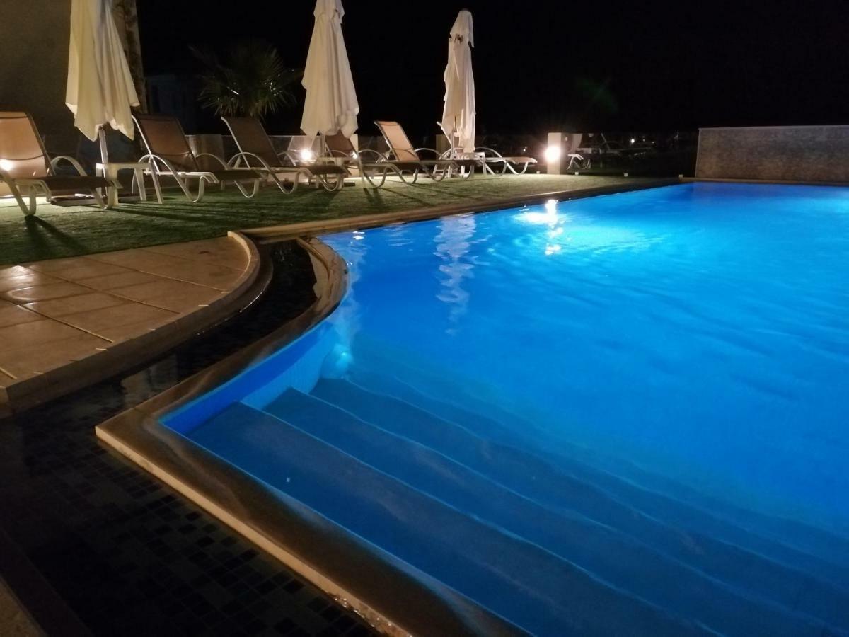 Hotel Carisa Maleme Exteriér fotografie